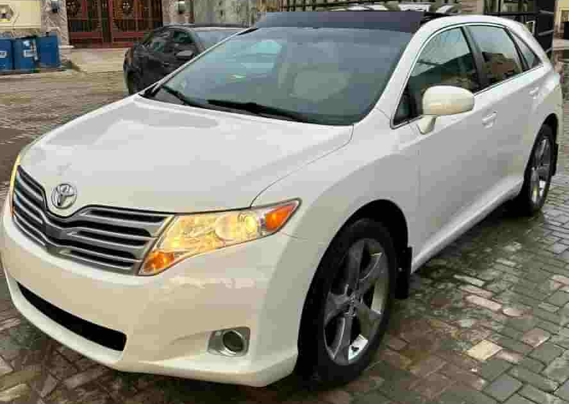 Thumbnail 2 of 2010 Toyota Venza